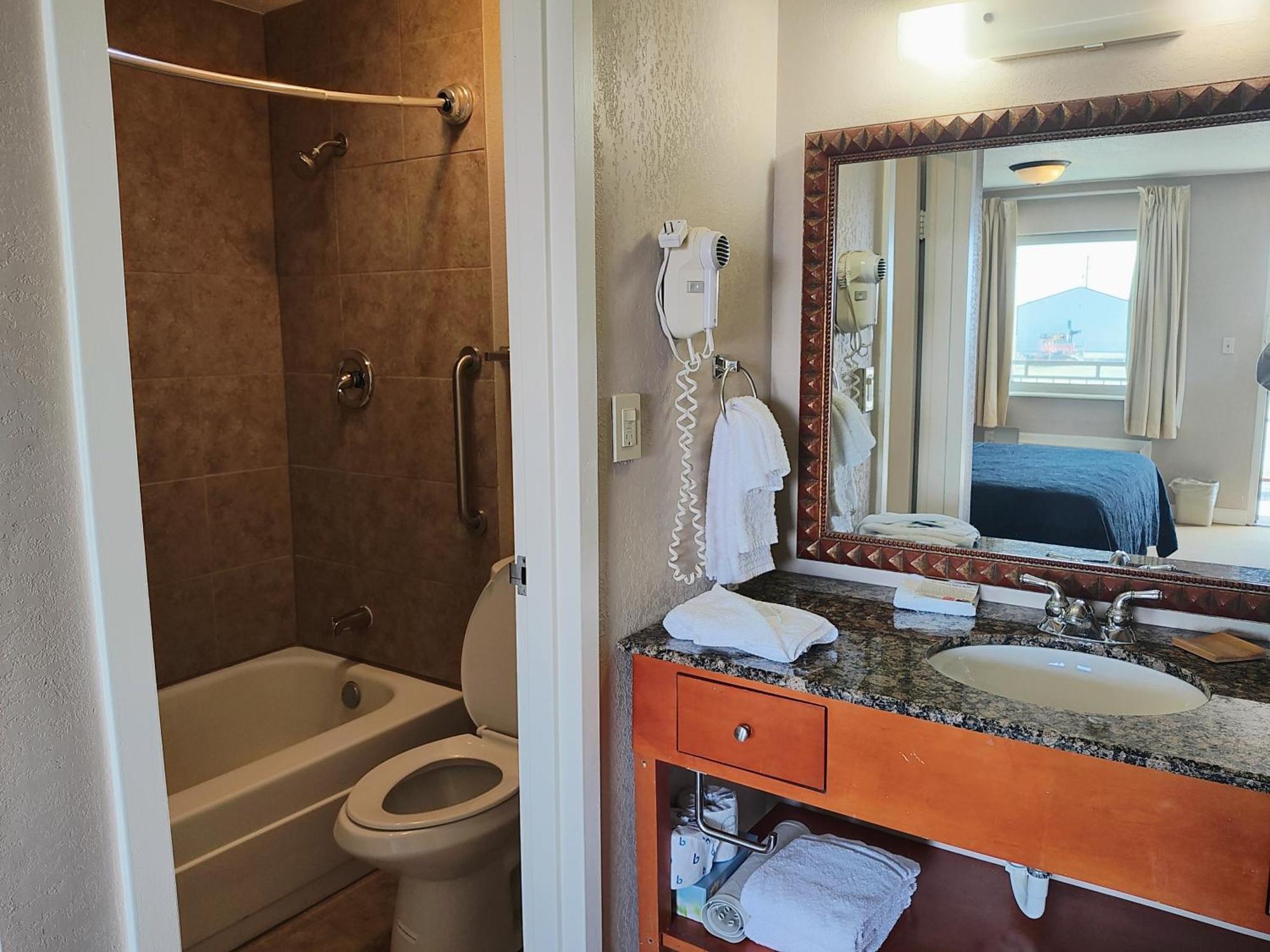 The Lodge At Russell - Russell Inn Chambre photo