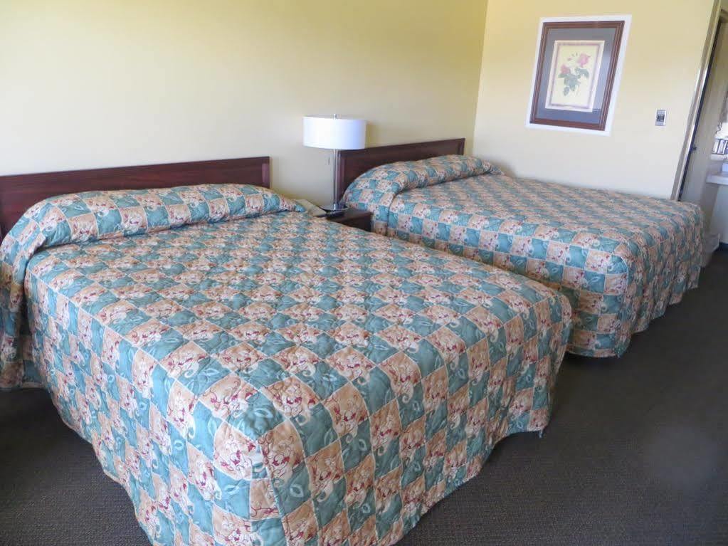 The Lodge At Russell - Russell Inn Extérieur photo