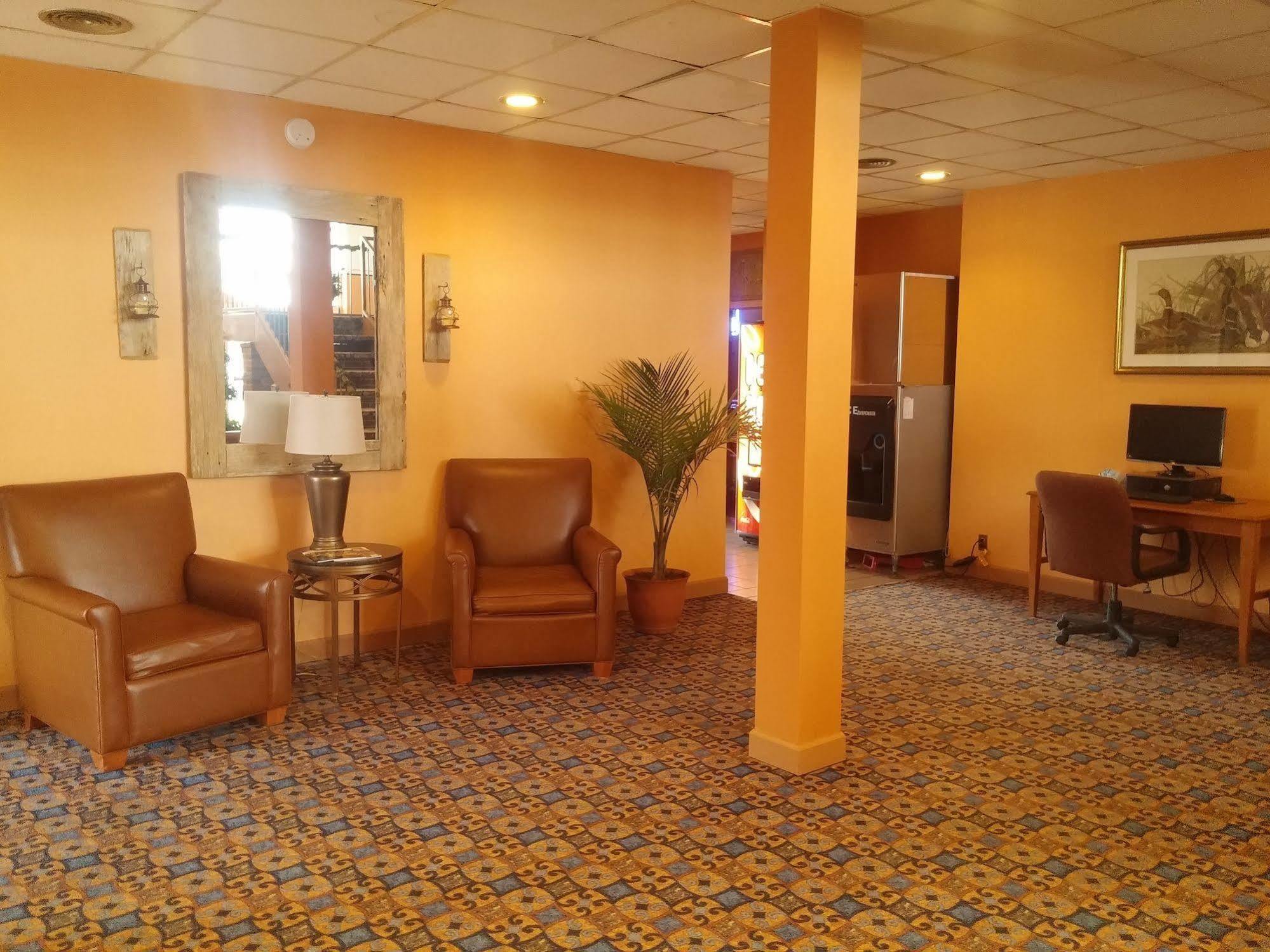 The Lodge At Russell - Russell Inn Extérieur photo